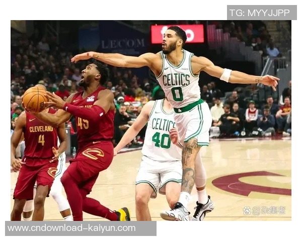 骑士逆转绿军迎九连胜米切尔与塔图姆各自闪耀全场